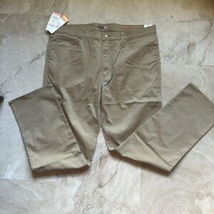 Dockers Men's Tan Pants